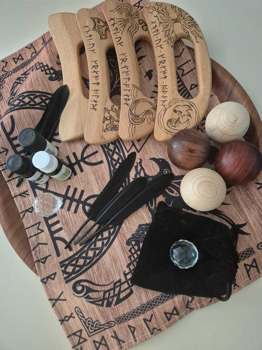 Plateau de présentation du massage viking avec drakkars par Naturelia 