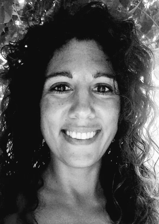 Aurélie Panier - formatrice en techniques de bols chantants chez Naturelia - centre de formation en massages du monde et techniques énergétiques