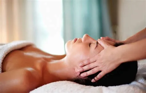 Comment s'organiser quand on propose des soins esthétique ou des massages à domicile , Villefranche-sur-Saône, Naturelia