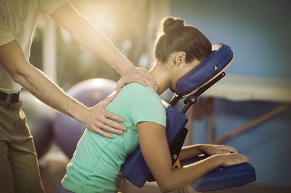 Formation aux techniques de massages assis - Villefranche sur Saône - Naturelia