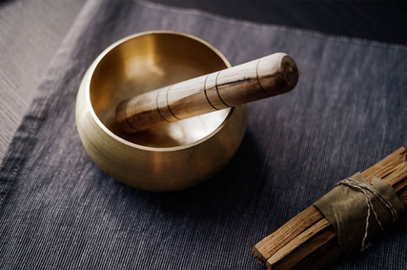 Formation à l'utilisation du bol chantant tibétain dans le cadre d'un massage bien-être - Villefranche sur Saône - Naturelia