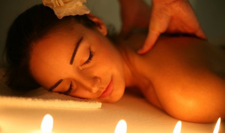 Formation professionnelle de massage à distance - intiation massage en vidéo - massage elarning - apprendre les techniques de massage du monde à distance