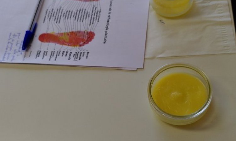 Pratique du bol kansu avec du ghee en formation - Villefranche sur Saône - Naturelia