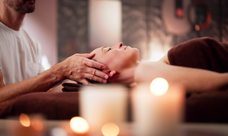 Découvrez le cursus Expert Soins Visage du Monde et enrichissez vos prestations